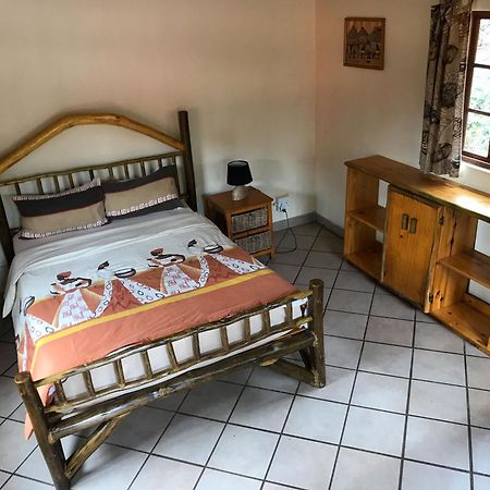 Bushbaby Lodge & Camping Хлухлуве Стая снимка